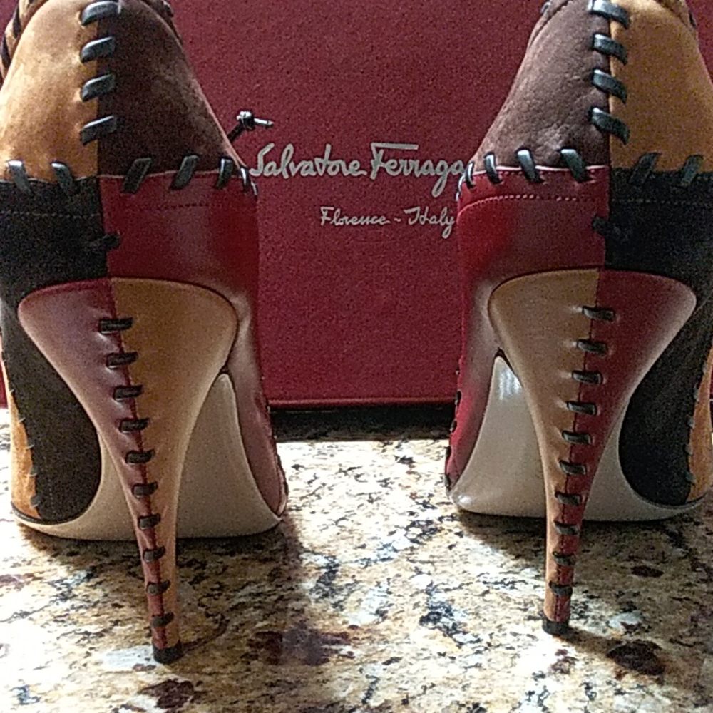 Shoes - Picture 3 of 4